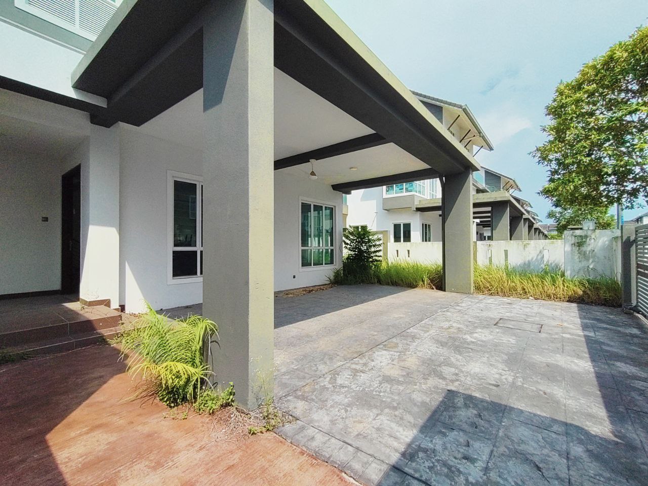 New Spacious Semi Detached 3-Storey Impian Tropika - photo 1