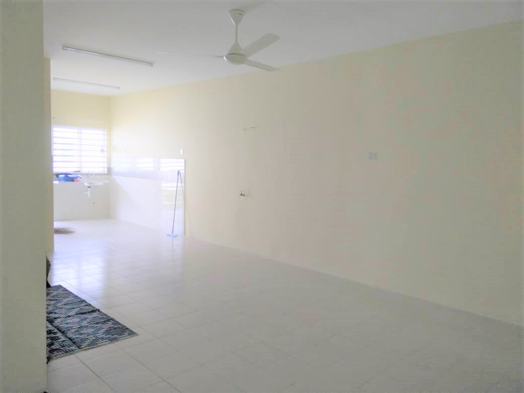 SEMI-D BANDAR SETELIT MUADZAM SHAH - photo 2