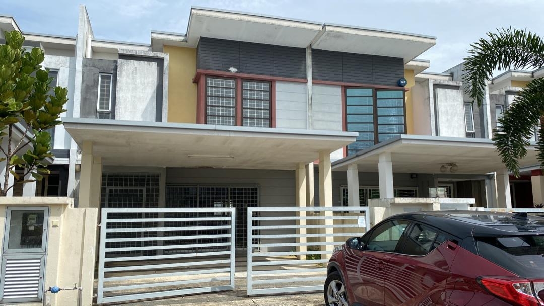 Double Storey Superlink Resort Township U9ShamAlam - photo 2