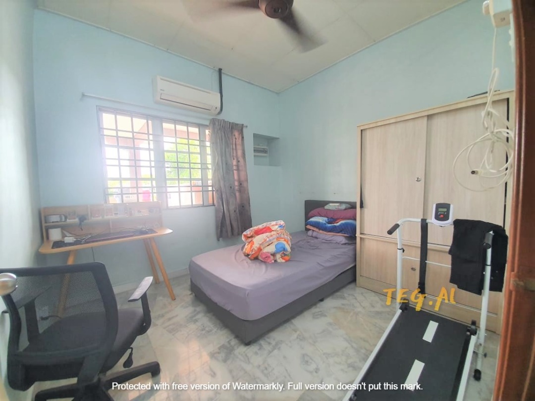 Bukit Raja Zapin one and half house for Sales - photo 2