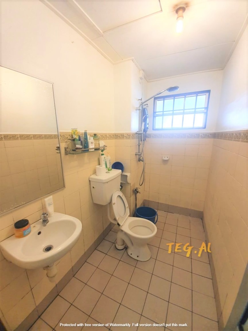 Bukit Raja Zapin one and half house for Sales - photo 4