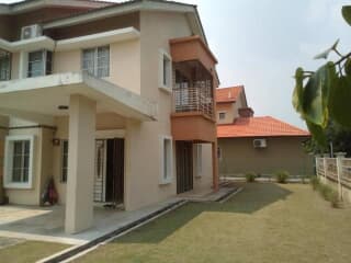 Double Storey Corner ...