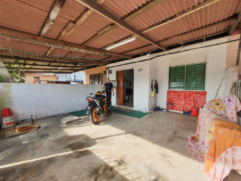 TERES SETINGKAT TAMAN TAS BATU 8 KUANTAN - photo 3