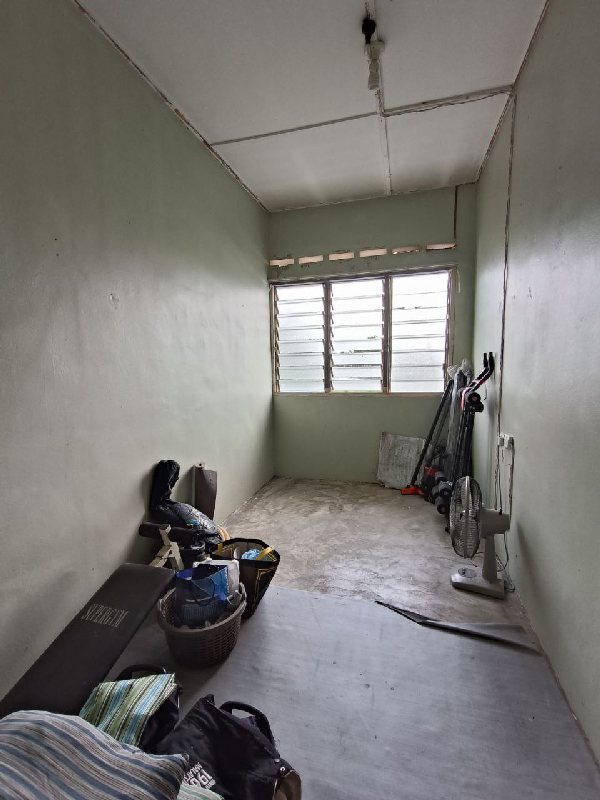TERES 2 TINGKAT BUKIT SETONGKOL TAMAN CENDERAWASIH KUANTAN - photo 13