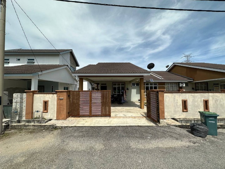SEMI-D TAMAN GAMBANG DAMAI 1, KUANTAN