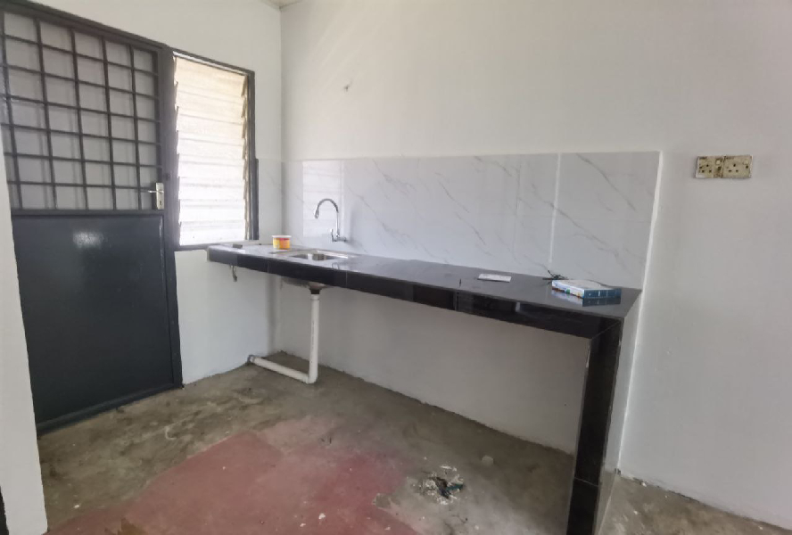 TERES SETINGKAT KOS RENDAH BANDAR KUANTAN PUTRI - photo 10