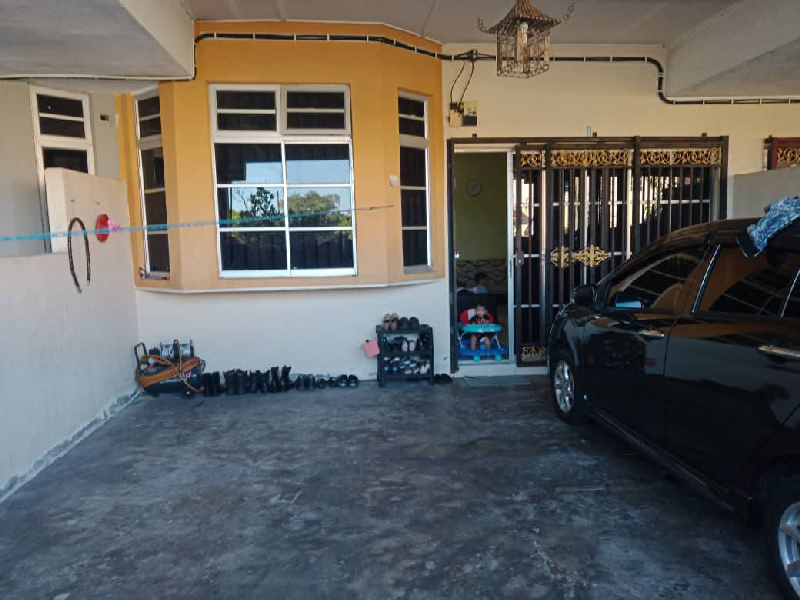 TERES 1 TINGKAT TAMAN SERI MAHKOTA PERMAI BATU 11, KUANTAN
