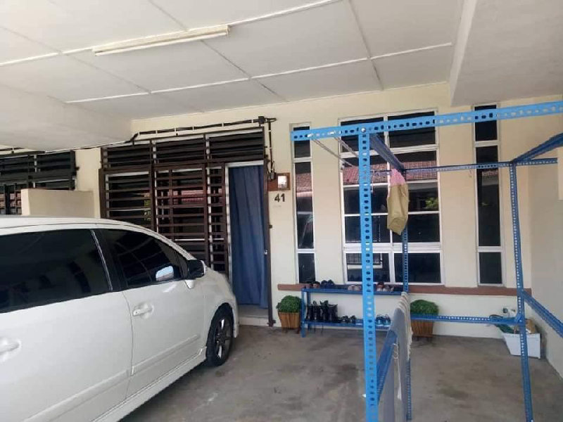 TERES SETINGKAT TAMAN SERI MAHKOTA, BATU 11, KUANTAN - photo 2