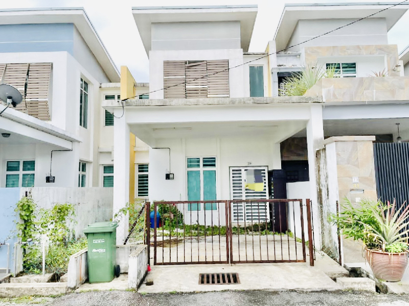 TERES 2 TINGKAT BANDAR KUANTAN PUTRI, KUANTAN