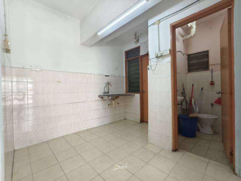 IMPIAN SENTOSA APARTMENT - photo 8