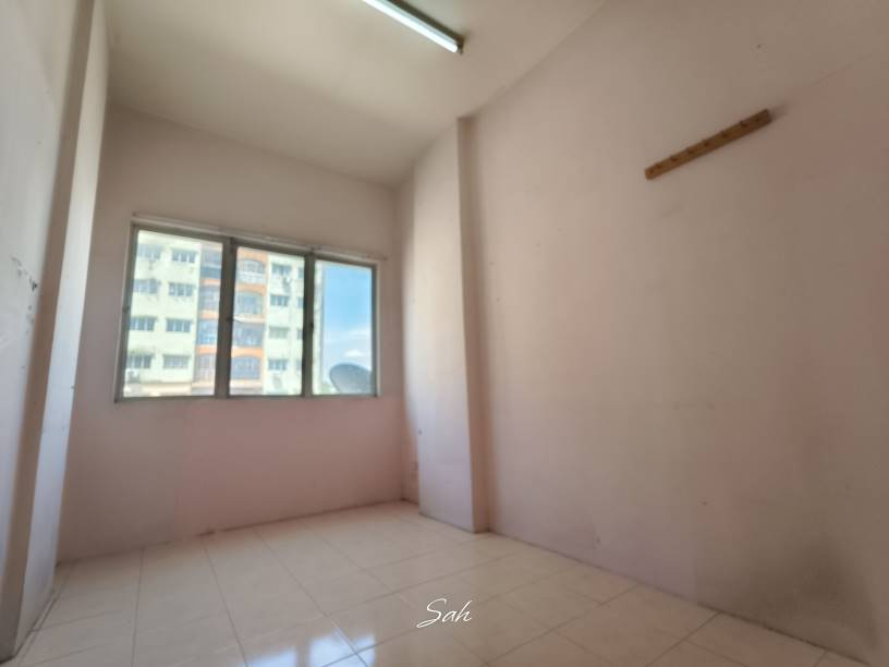 IMPIAN SENTOSA APARTMENT - photo 10