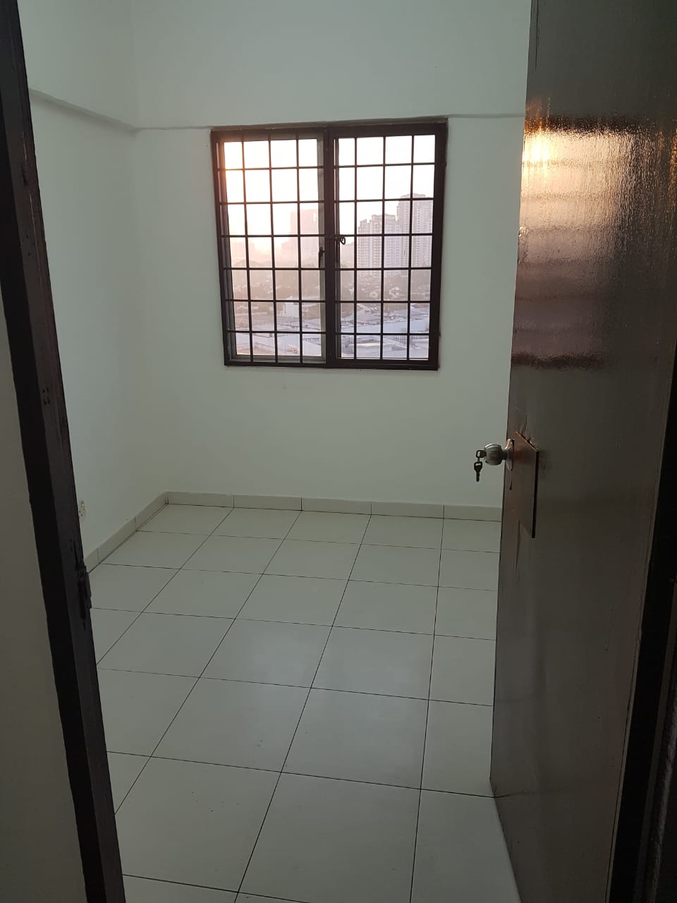 NEARBY KTM FREEHOLD Pelangi Indah Condo - photo 5