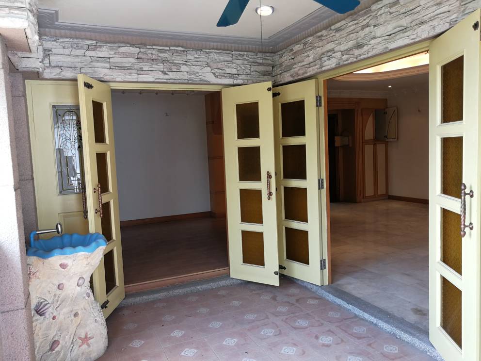 LARGEST RENOVATED UNIT at Pantai Hill Park 3 - photo 4