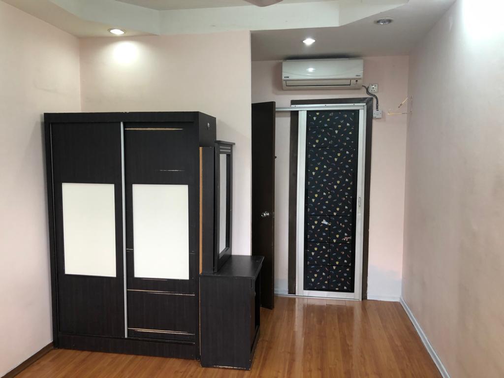 BELOW MARKET VALUE BSP Skypark Condo FOR SALE