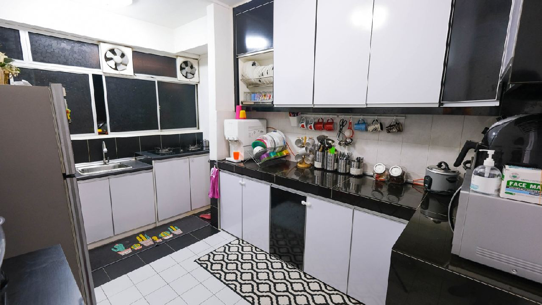 LAKSAMANA PURI CONDOMINIUM  - photo 8