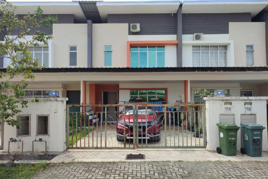 (FREE AIR-COND) DOUBLE STOREY TERRACE LAKESIDE KOTASAS KUANTAN 