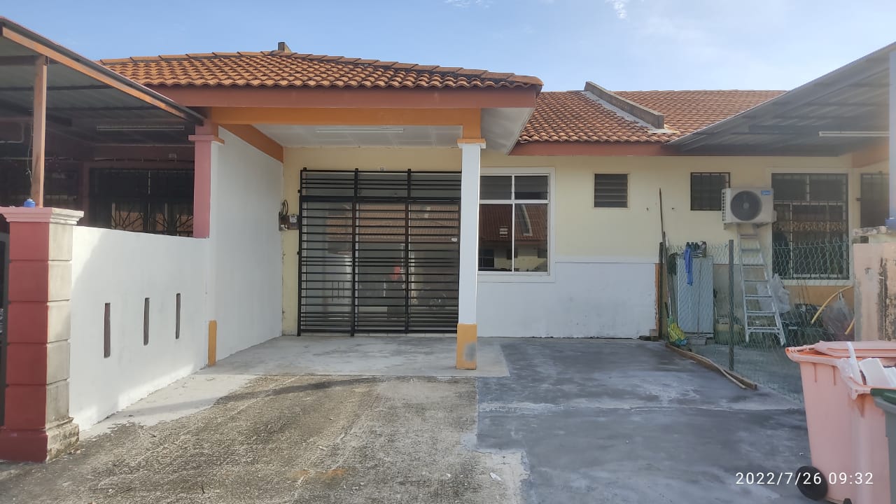 Single Storey Terrace Taman Bukit Sendayan - photo 1