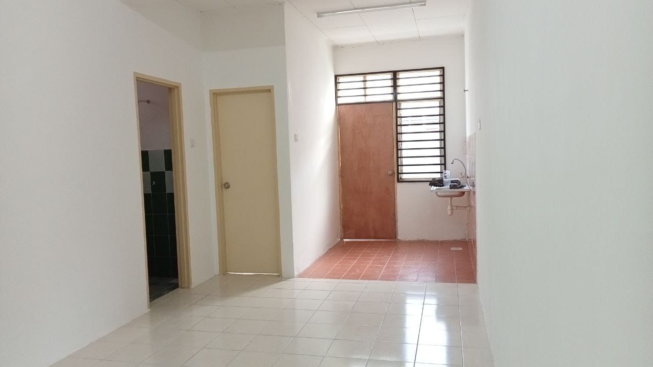 Single Storey Terrace Taman Bukit Sendayan - photo 2