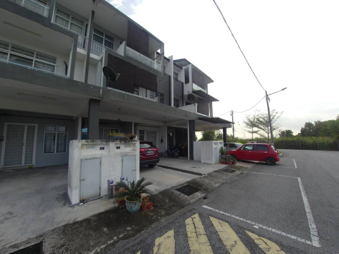 TownHouse Ground Unit, Desa Saujana 2