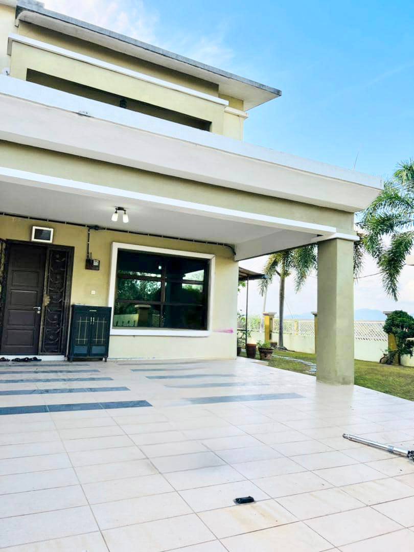 Corner Lot 2 Storey Suria Residences Mantin