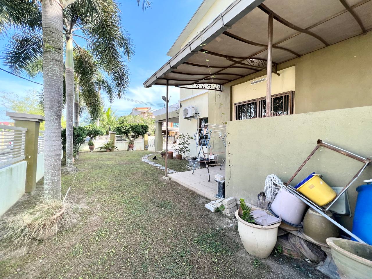 Corner Lot 2 Storey Suria Residences Mantin - photo 2