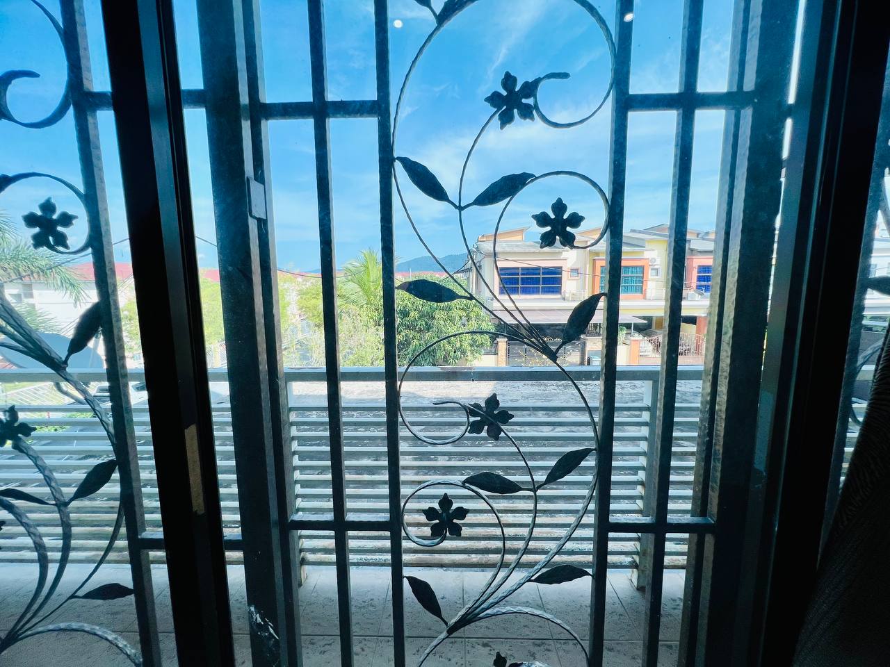 Corner Lot 2 Storey Suria Residences Mantin - photo 4