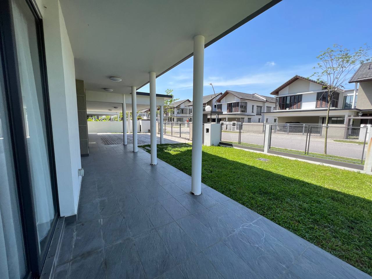 Corner Unit 2 Storey Twin Bungalow Tiana Elmina - photo 2