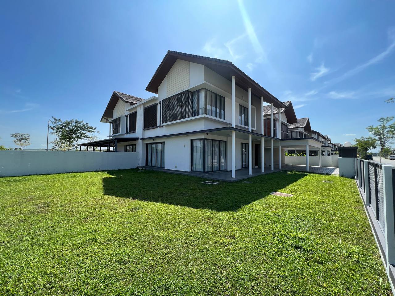 Corner Unit 2 Storey Twin Bungalow Tiana Elmina - photo 9