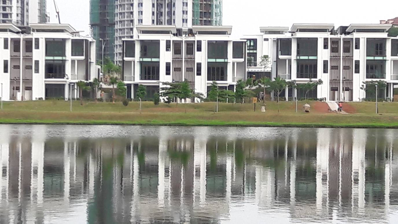Lake view 3 Storey FERA Twinvilla  Presint 8