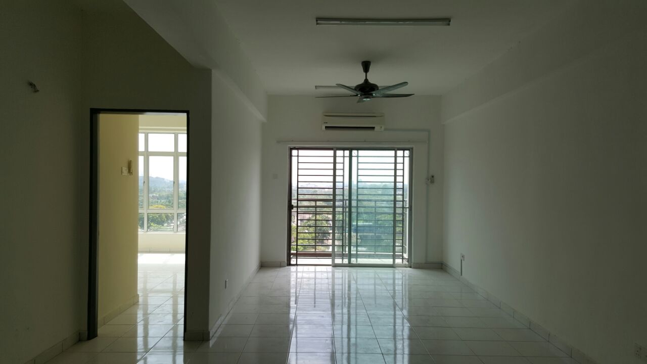 Lake View Corner Unit Damai Apartment, Shah Alam - photo 4