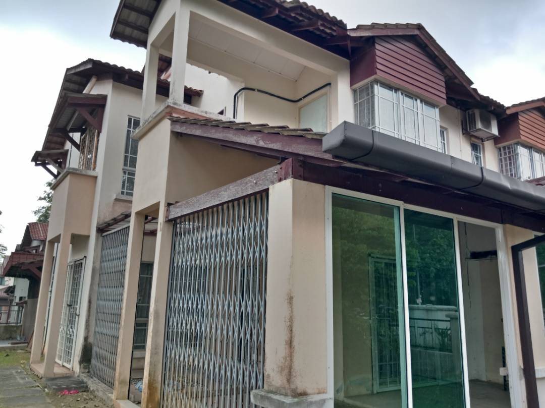 CORNER, NICE FRONT VIEW BUKIT JELUTONG - photo 2
