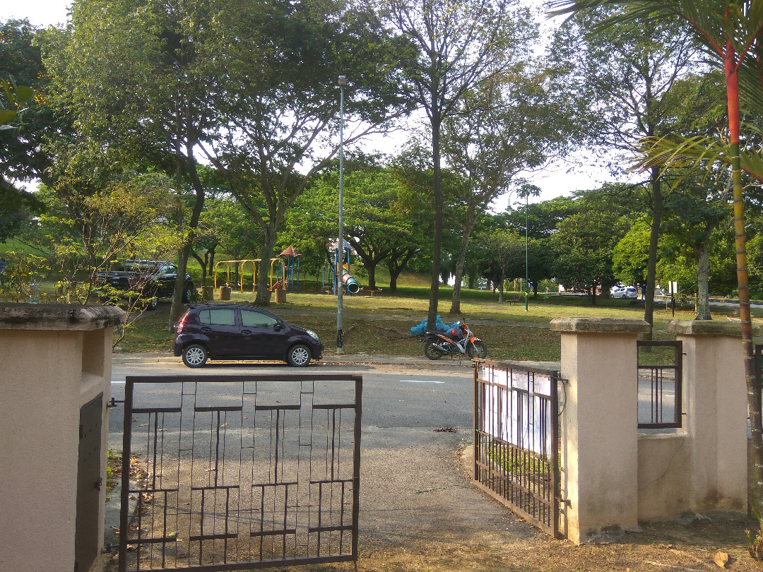 CORNER, NICE FRONT VIEW BUKIT JELUTONG - photo 3
