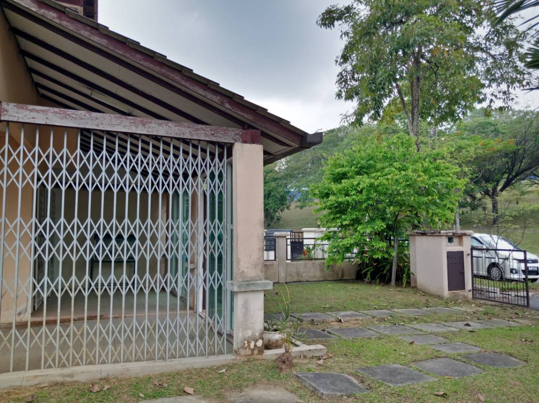 CORNER, NICE FRONT VIEW BUKIT JELUTONG - photo 4
