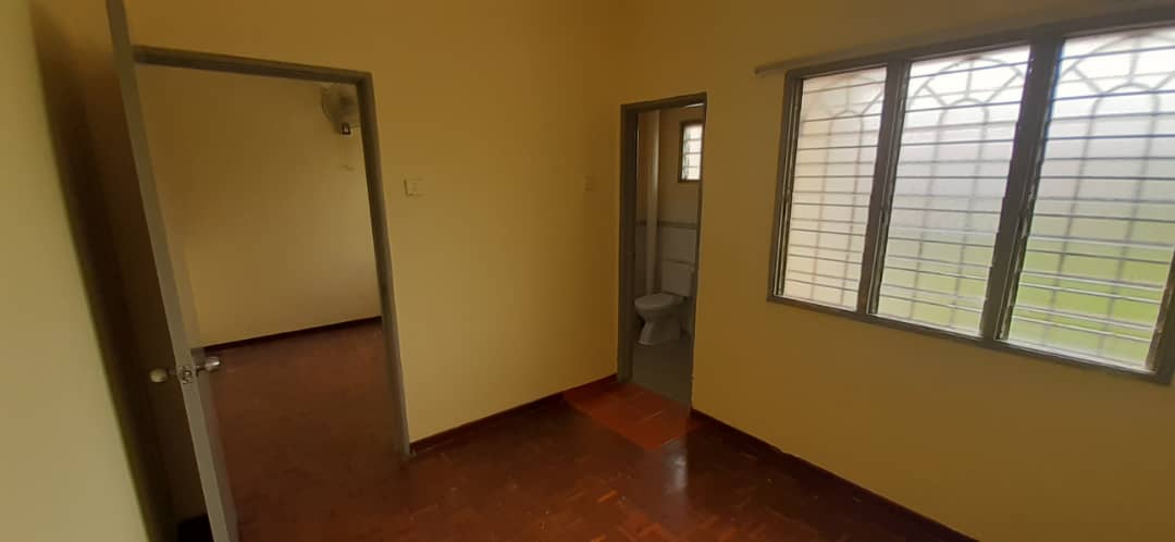 Double Storey, Saujana Utama 1, Sungai Buloh - photo 3