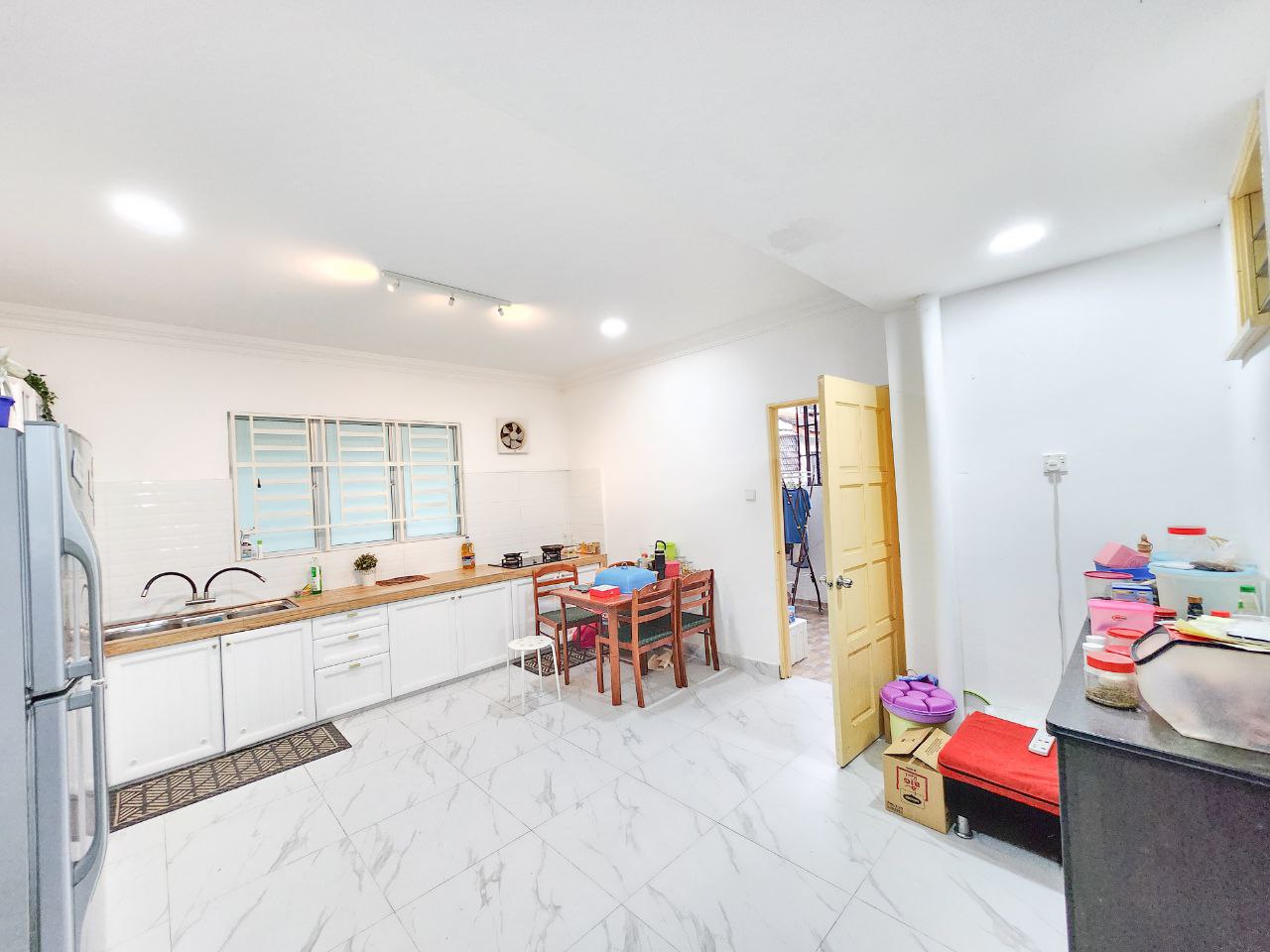 Murah, Freehold End Lot, Kitchen Extend  Shah Alam - photo 9