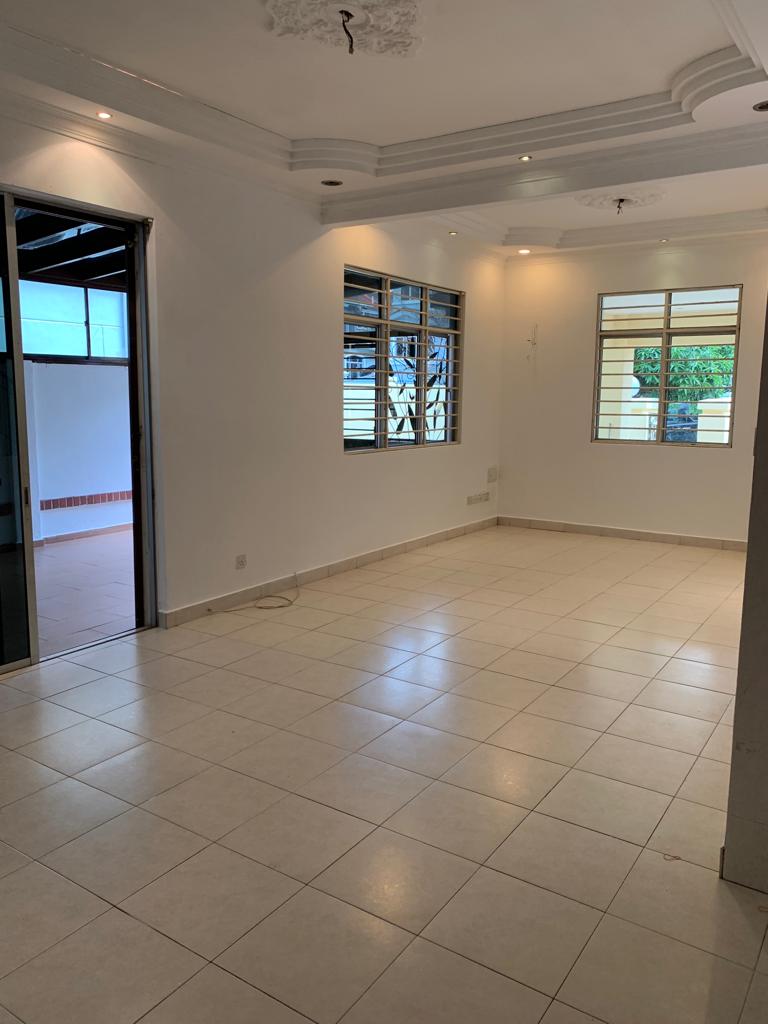 Freehold SEMI-D Bukit Rahman Putra, Near Golf - photo 3