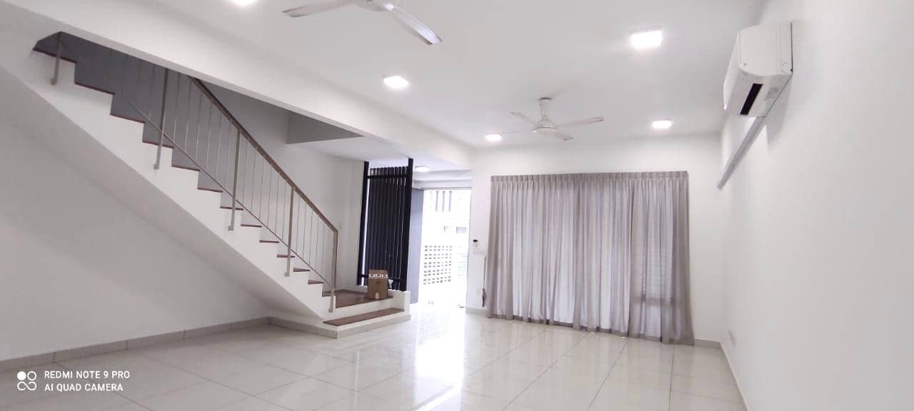 MODERN PRIVACY Double Storey Terrace House Elmina Valley Shah Alam - photo 2