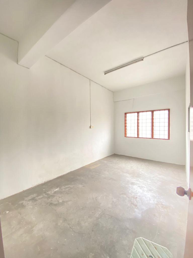 First Floor office unit for rent Port Klang - photo 2