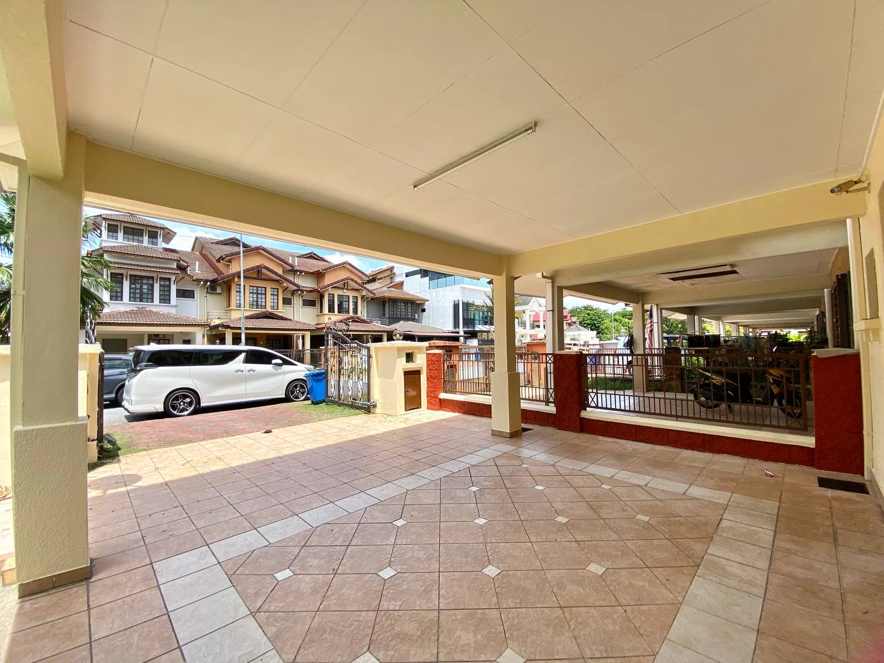 Double Storey Terrace Jalan Rabung, Bukit Jelutong - photo 4