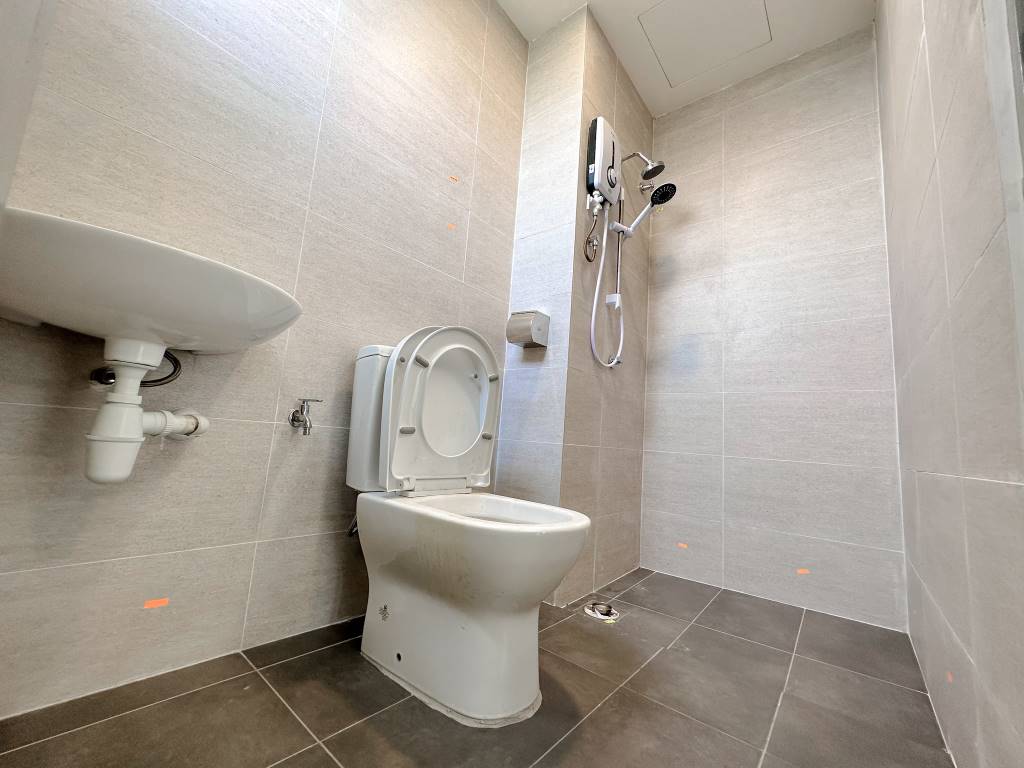 Condo E Park Residence Block B - photo 4