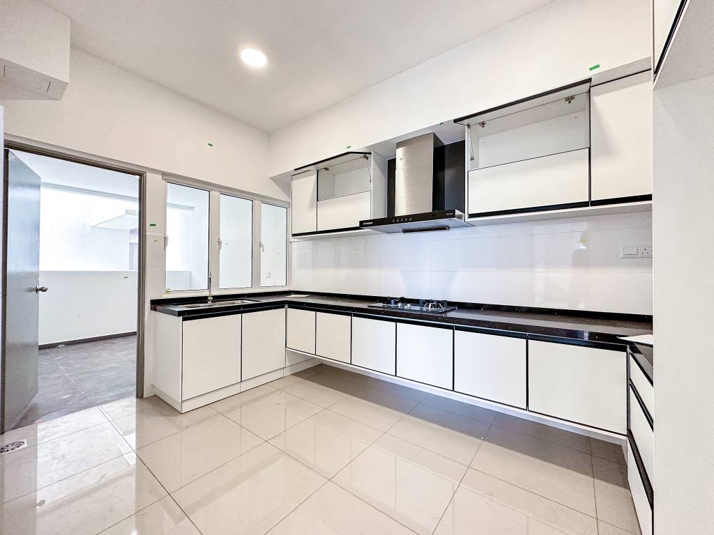 Condo E Park Residence Block B - photo 5