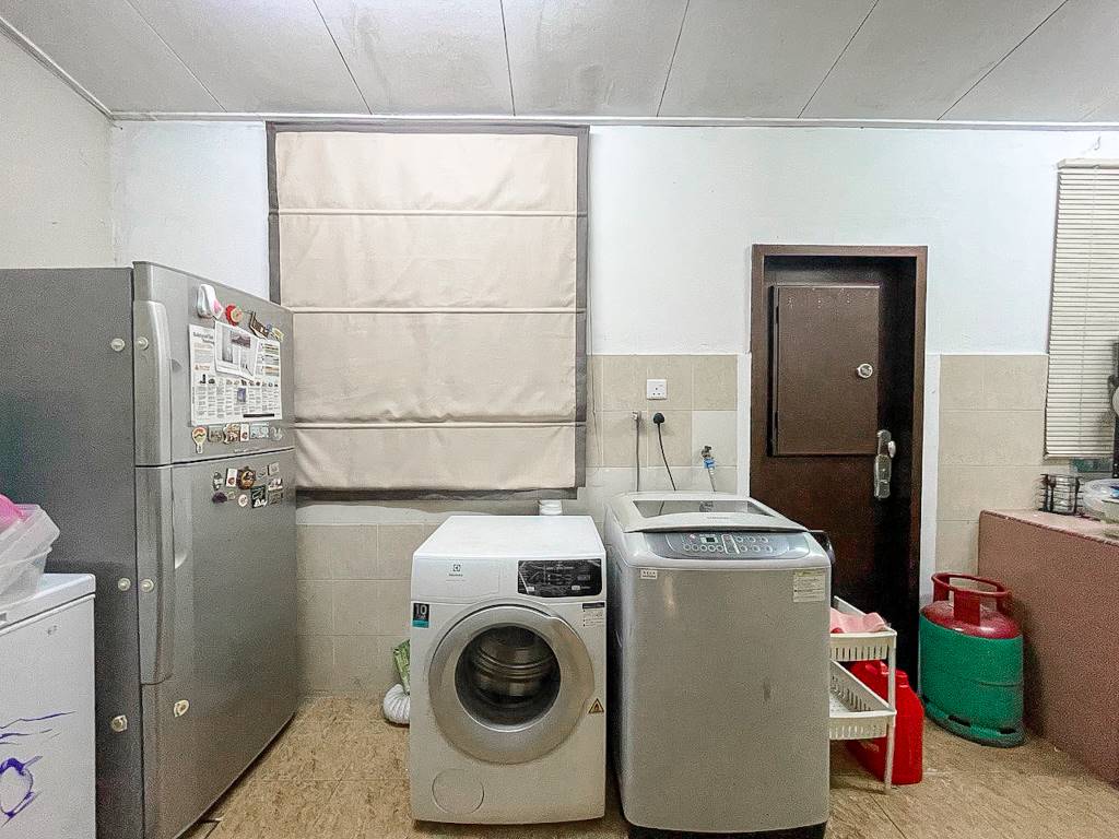 RENOVATED SEMI Furnished 2 Stry Terrace Shah Alam - photo 2