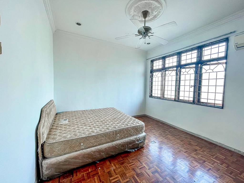 RENOVATED SEMI Furnished 2 Stry Terrace Shah Alam - photo 5