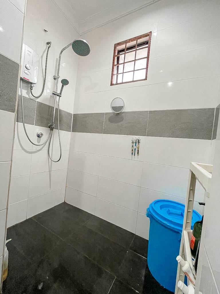 RENOVATED SEMI Furnished 2 Stry Terrace Shah Alam - photo 7