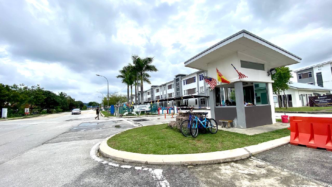 Eristana 3 Storey Townhouse Saujana Utama,Sg Buloh (Level 1) - photo 2
