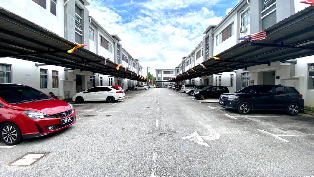 Eristana 3 Storey Townhouse Saujana Utama,Sg Buloh (Level 1) - photo 5