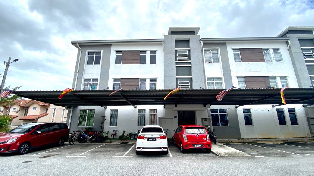 Eristana 3 Storey Townhouse Saujana Utama,Sg Buloh (Level 1) - photo 6
