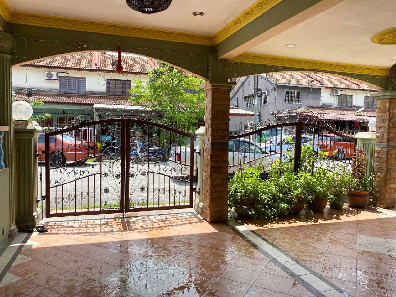 RENOVATED FULLY EXTENDED Corner Lot Taman Sentosa Klang - photo 3