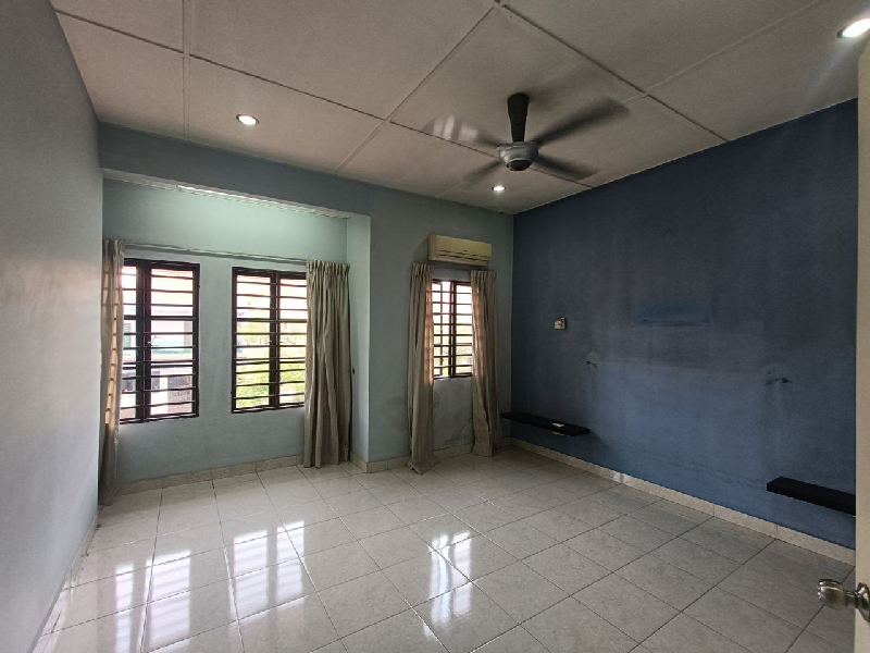 Intermediate Double Storey 1st Phase Bandar Nusaputra Precint 1 Puchong - photo 11