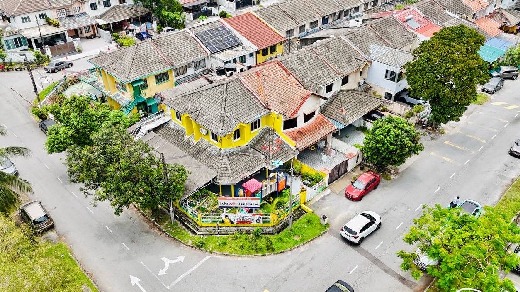 Corner Lot 2-Storey House at Bandar Sunway, Subang - photo 3